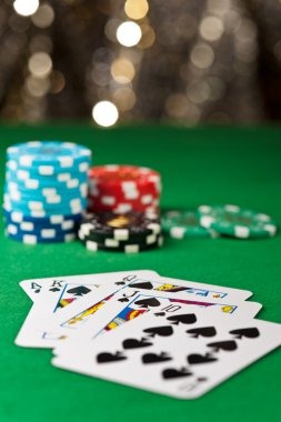 Multi-camera live-dealer studio broadcasting blackjack and roulette on prize sdy platform